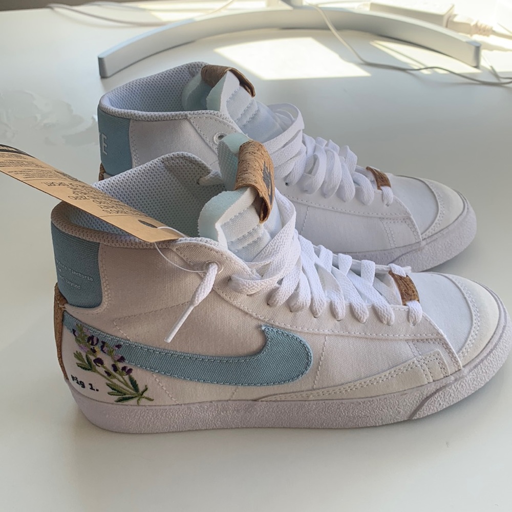 NWT Nike Womens Blazer Mid '77 SE 'Indigo'